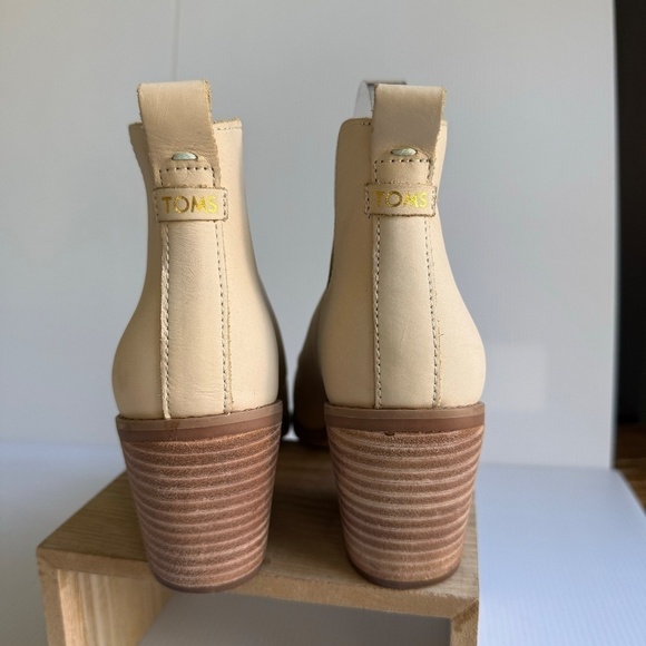 Toms Everly Cut Out Block Heel Cream Leather Booties Size 7.5W - Picture 8 of 10
